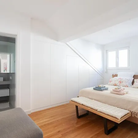 Alfama Charming With Amazing River View And Terrace Lissabon