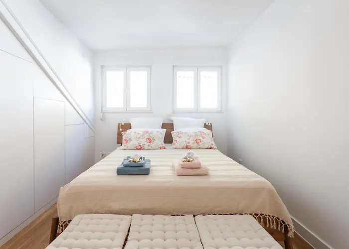 Alfama Charming With Amazing River View And Terrace 리스본