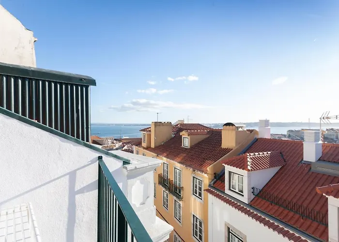 Alfama Charming With Amazing River View And Terrace 아파트