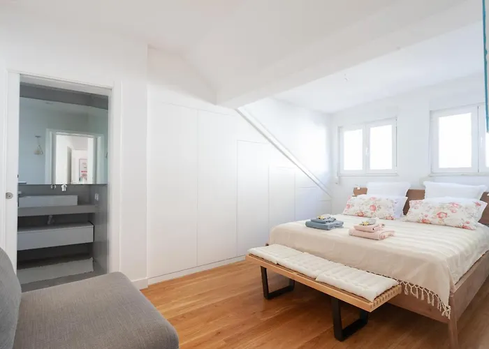 Alfama Charming With Amazing River View And Terrace 리스본