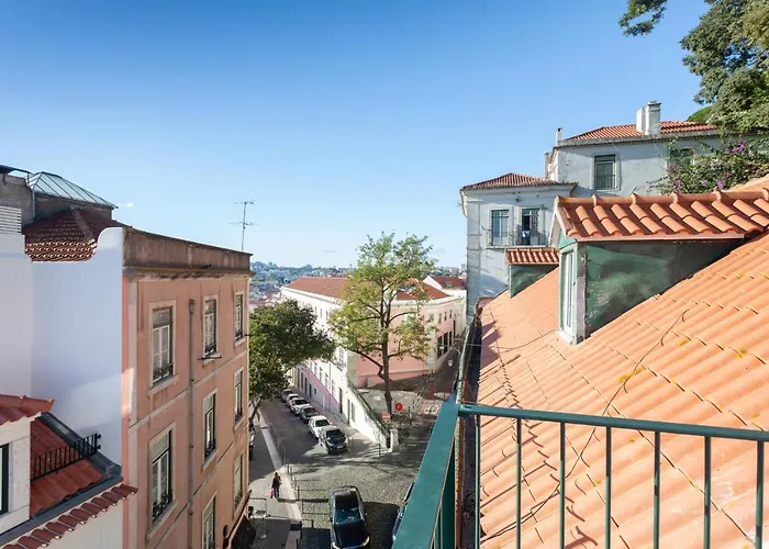 Alfama Charming With Amazing River View And Terrace 아파트 리스본
